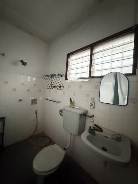 Rumah Teres 2 Tingkat untuk Dijual di Usj 13 (Subang Jaya) - Gan Choon Wei - Bathroom - PropertyGuru.com.my