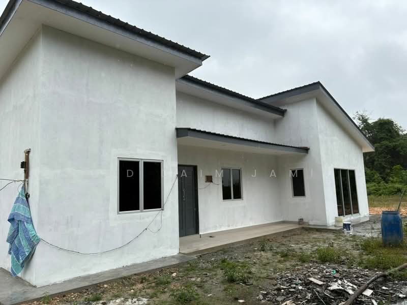 Residential Land for Sale in Kampung Sungai Buah (Dengkil) - Mohd Daim Jamil - Exterior - PropertyGuru.com.my