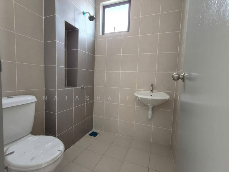 Rumah Berkembar untuk Dijual di Sepang (Selangor) - Natasha Farini - Bathroom - PropertyGuru.com.my