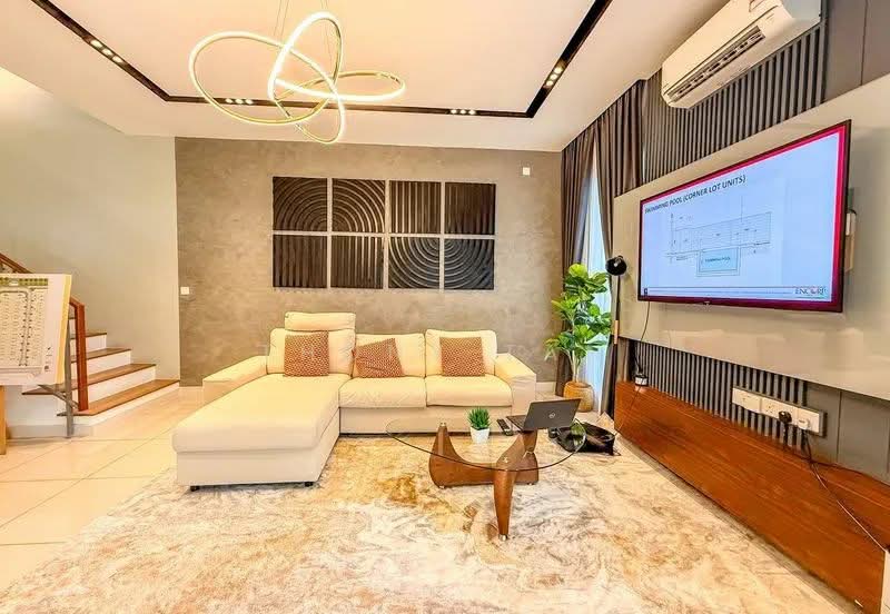 Rumah Teres 2 Tingkat untuk Dijual di Seksyen 7 (Shah Alam) - Thony Tan - Living Room - PropertyGuru.com.my