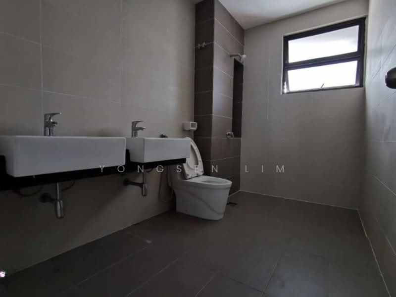 3-storey Terraced House for Sale in Setia Utama (Setia Alam) - Yongsen Lim - Bathroom - PropertyGuru.com.my