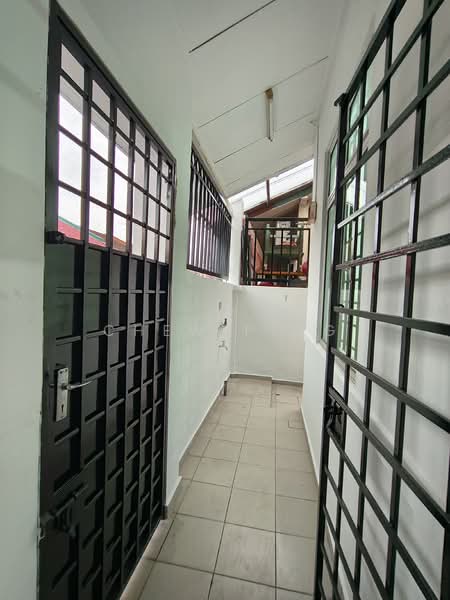 1-storey Terraced House for Sale in Taman Gaya (Ulu Tiram) - Chew Ping - Corridor - PropertyGuru.com.my