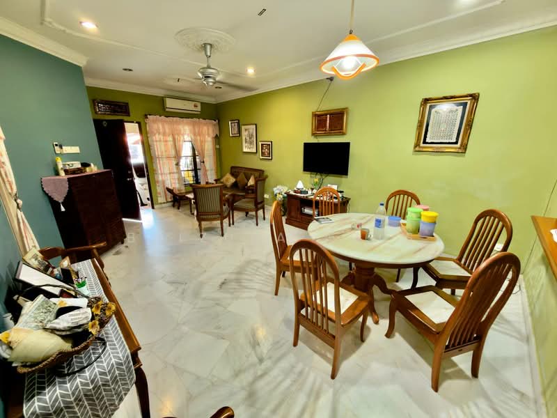 Rumah Bandar untuk Dijual di Alam Damai (Cheras) - Baizura Agus - Living Room - PropertyGuru.com.my