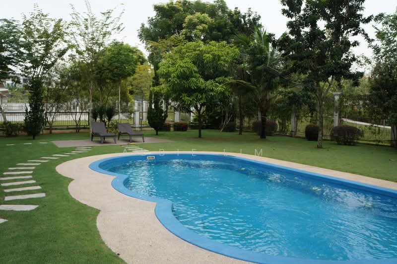 Bungalow for Sale in Seksyen U9 (Shah Alam) - Abbie Lim - Pool - PropertyGuru.com.my