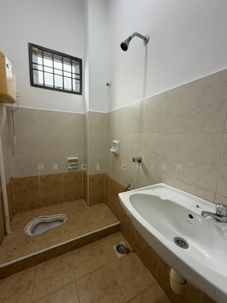 Rumah Teres 1 Tingkat untuk Disewa di Taman Setia Indah (Tebrau) - Grace Chiew - Bathroom - PropertyGuru.com.my