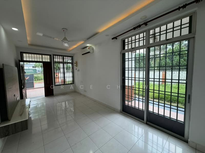 Rumah Teres 1 Tingkat untuk Disewa di Taman Setia Indah (Tebrau) - Grace Chiew - Living Room - PropertyGuru.com.my
