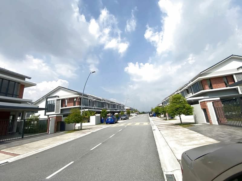 Rumah Teres 2 Tingkat untuk Dijual di Elmina (Shah Alam) - Muhammad Iqmal Rahiman - Exterior - PropertyGuru.com.my