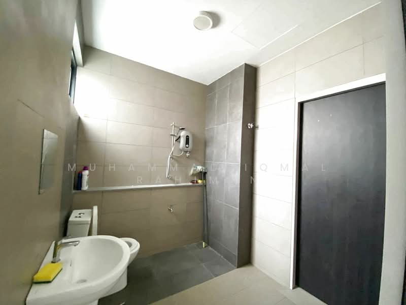 Rumah Teres 2 Tingkat untuk Dijual di Elmina (Shah Alam) - Muhammad Iqmal Rahiman - Bathroom - PropertyGuru.com.my