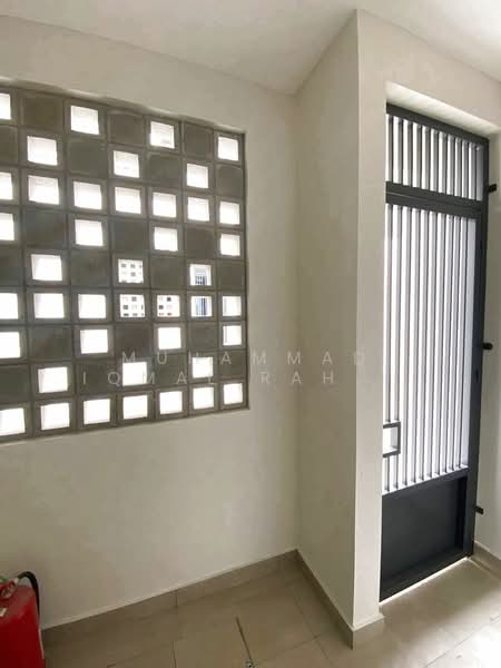 Rumah Teres 2 Tingkat untuk Dijual di Elmina (Shah Alam) - Muhammad Iqmal Rahiman - Entrance - PropertyGuru.com.my