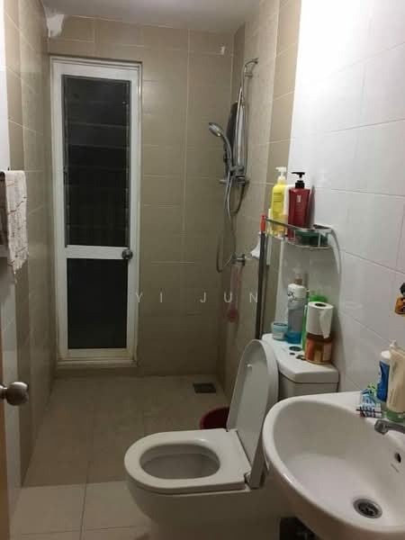 Kondominium untuk Disewa di The Zest @ Kinrara 9 - Yi Jun - Bathroom - PropertyGuru.com.my
