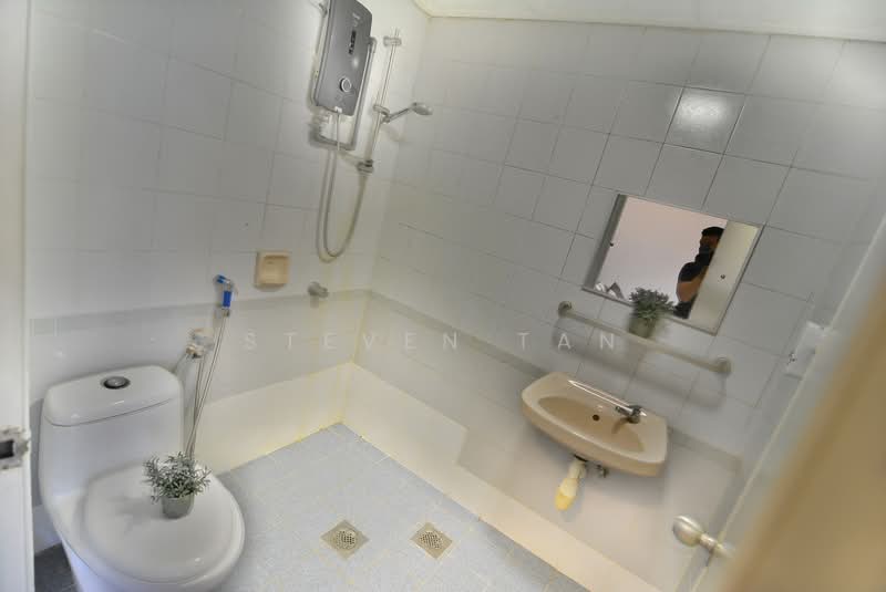 Condominium for Sale at Casa Vista - Steven Tan - Bathroom - PropertyGuru.com.my
