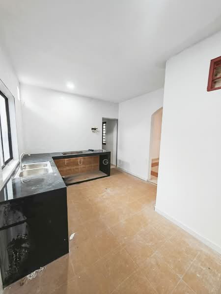 2-storey Terraced House for Sale in Bandar Indahpura (Kulai) - Fu Guan - Kitchen - PropertyGuru.com.my