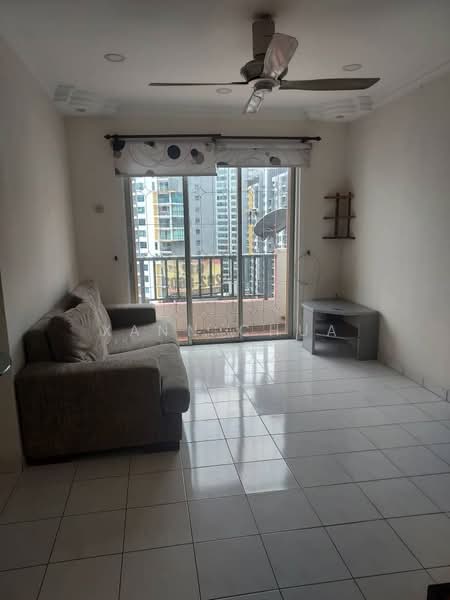Pangsapuri untuk Disewa di Vista Pinggiran Apartment - Xann Chua - Living Room - PropertyGuru.com.my