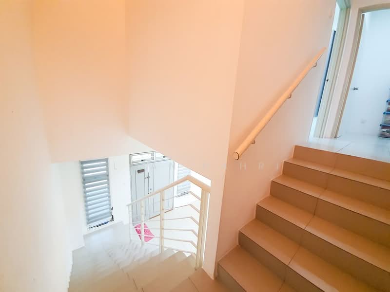Semi-Detached House for Sale in Bandar Saujana Putra (Tanjong Duabelas) - Ilman Nahri - Interior - PropertyGuru.com.my