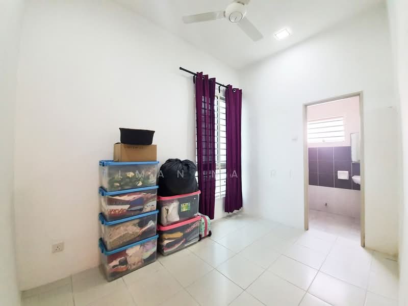 Semi-Detached House for Sale in Bandar Saujana Putra (Tanjong Duabelas) - Ilman Nahri - Interior - PropertyGuru.com.my