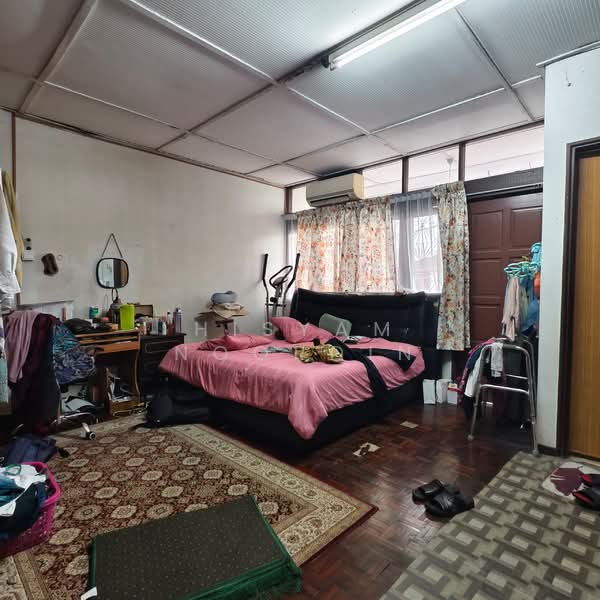 Semi-Detached House for Sale in Taman Maluri (Cheras) - Hisyam Noordin - Bedroom - PropertyGuru.com.my