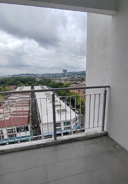 Servis Apartment untuk Disewa di Kampung Melayu Subang - Nazrin Affendy - Balcony - PropertyGuru.com.my