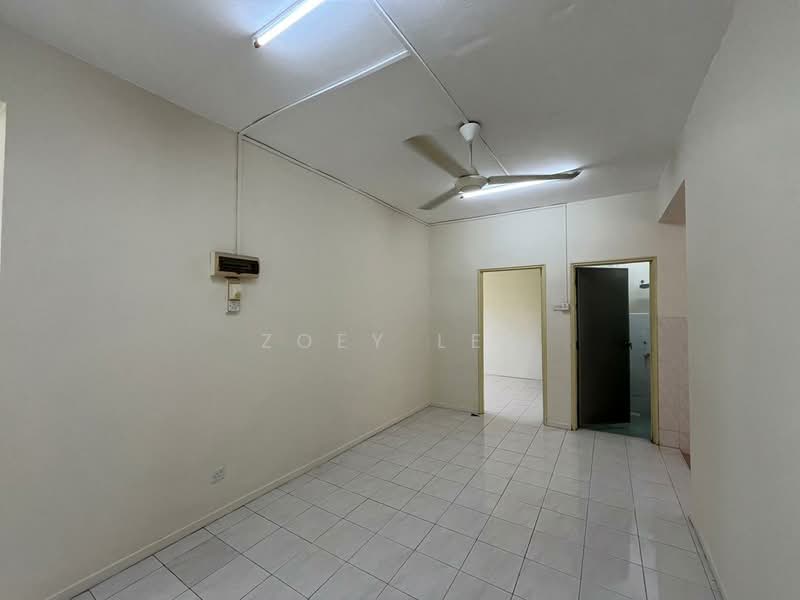Apartment for Sale at Sri Awana Townhouse - Zoey Lee - Living Room - PropertyGuru.com.my