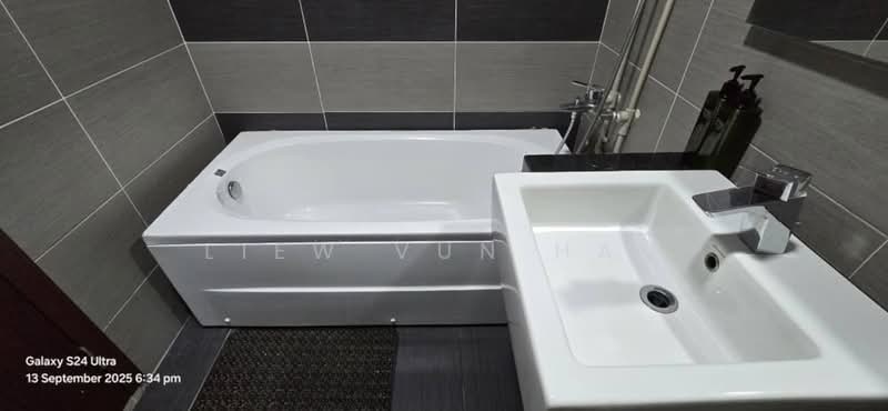 Kondominium untuk Disewa di KSL D'Esplanade Residence - Liew Vun Hau - Bathroom - PropertyGuru.com.my