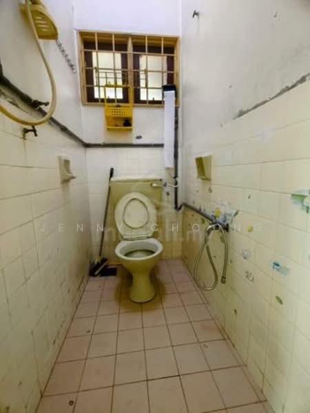 Rumah Teres 2 Tingkat untuk Disewa di Taman Bukit Teratai (Ampang) - Jenny Choong - Bathroom - PropertyGuru.com.my