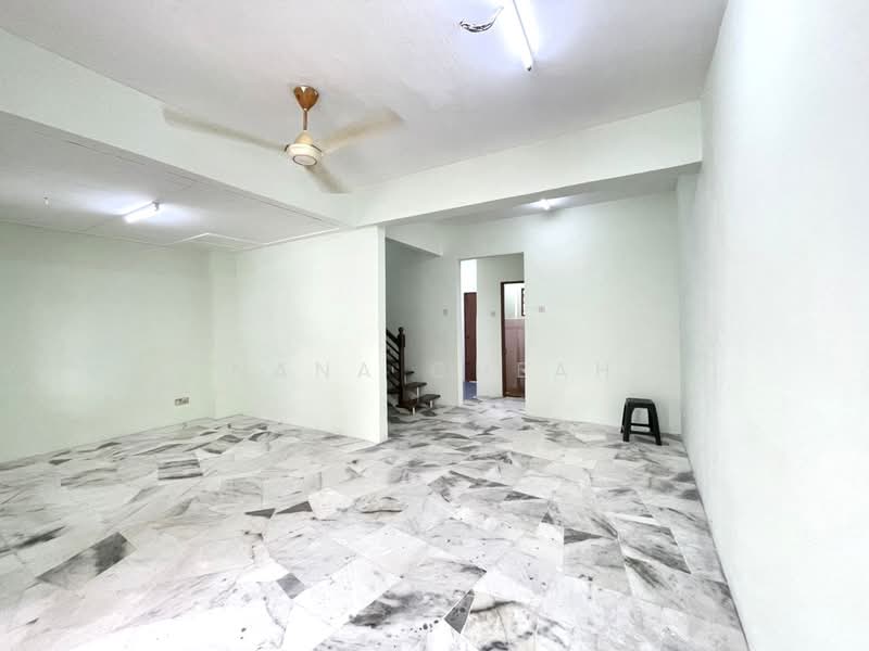 Rumah Teres 2 Tingkat untuk Dijual di Usj 1 (Subang Jaya) - Nana Cheah - Living Room - PropertyGuru.com.my