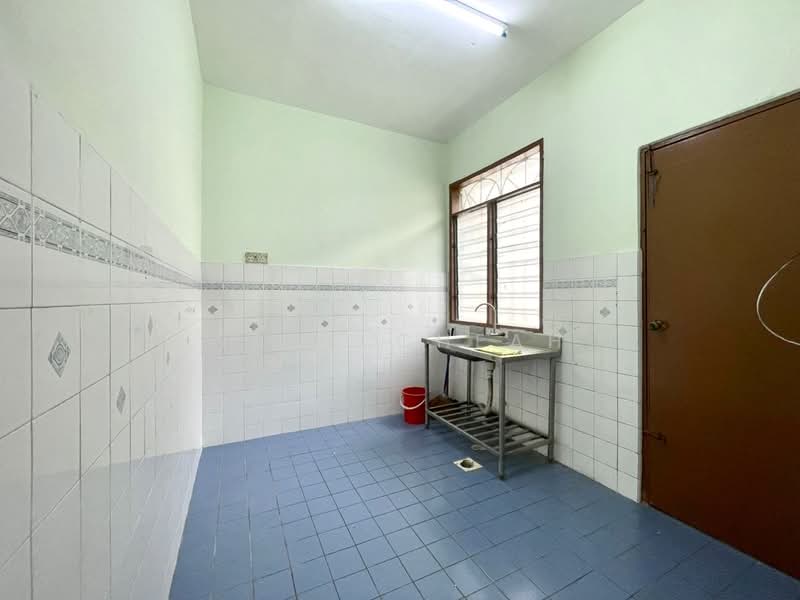 Rumah Teres 2 Tingkat untuk Dijual di Usj 1 (Subang Jaya) - Nana Cheah - Kitchen - PropertyGuru.com.my