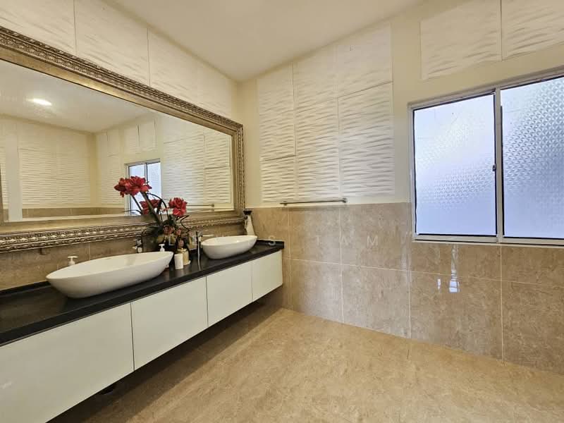 Rumah Banglo untuk Dijual di Country Heights (Kajang) - Lewis Tam - PropertyGuru.com.my