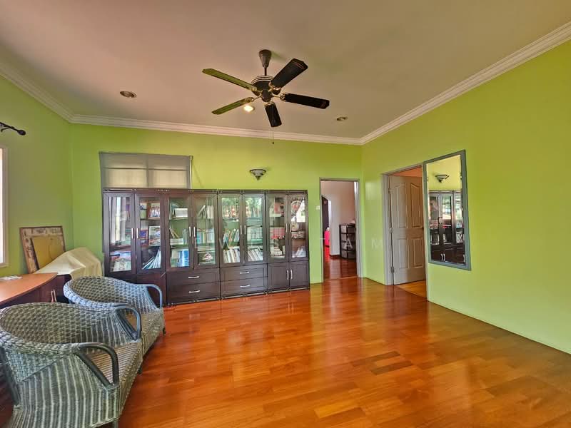 Rumah Banglo untuk Dijual di Country Heights (Kajang) - Lewis Tam - Living Room - PropertyGuru.com.my