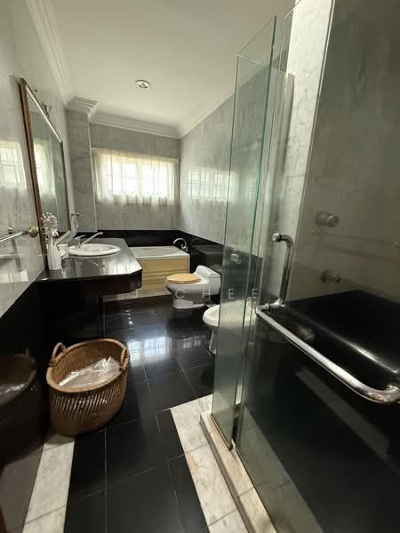 Bungalow House for Rent in Ampang (Selangor) - J Chee - Bathroom - PropertyGuru.com.my
