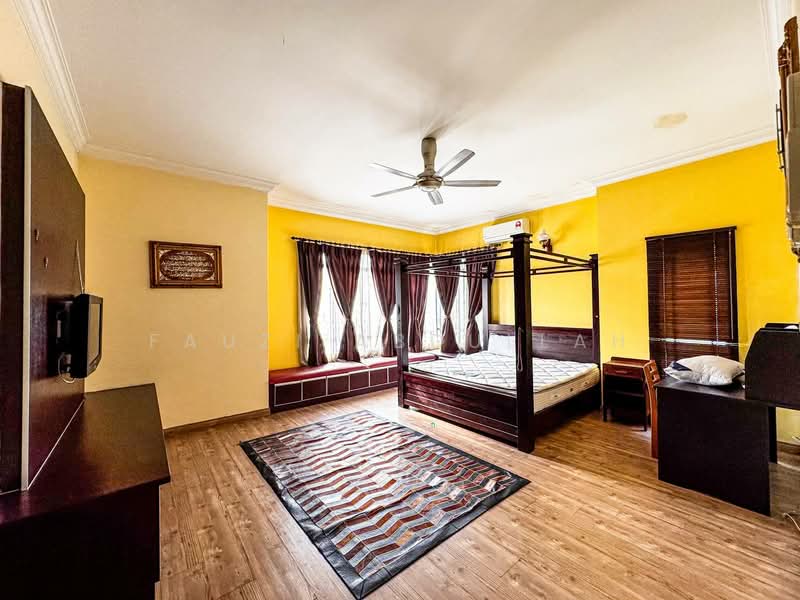 Rumah Berkembar untuk Dijual di Seksyen 9 (Bangi) - Fauzi Abdullah - Bedroom - PropertyGuru.com.my