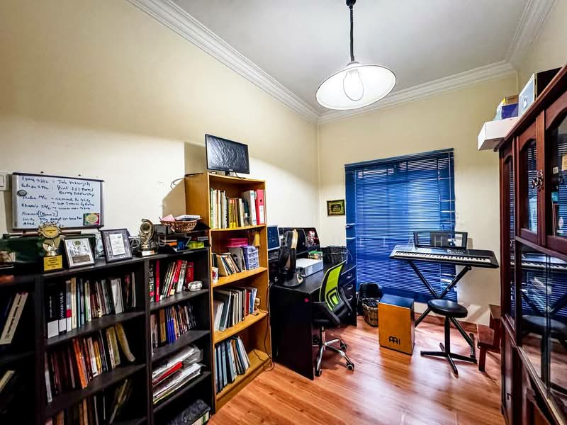 Rumah Berkembar untuk Dijual di Seksyen 9 (Bangi) - Fauzi Abdullah - Study - PropertyGuru.com.my