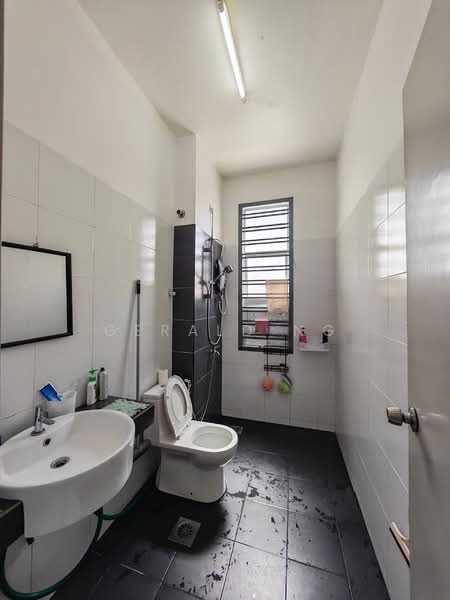 Rumah Teres untuk Dijual di Ulu Tiram (Johor) - Gerald Ng - Bathroom - PropertyGuru.com.my