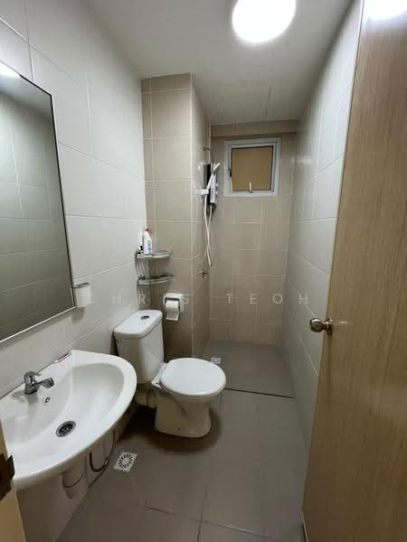Kondominium untuk Disewa di Havana Beach Residences - Chris Teoh - Bathroom - PropertyGuru.com.my
