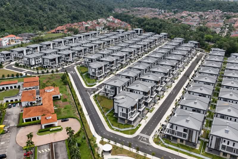 Rumah Berkembar untuk Dijual di Kota Damansara (Selangor) - Vincent Liaw - Exterior - PropertyGuru.com.my