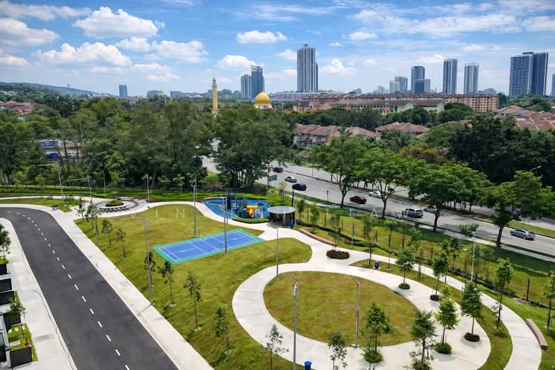 Rumah Berkembar untuk Dijual di Kota Damansara (Selangor) - Vincent Liaw - Exterior - PropertyGuru.com.my