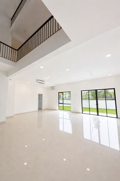 Rumah Berkembar untuk Dijual di Kota Damansara (Selangor) - Vincent Liaw - Living Room - PropertyGuru.com.my