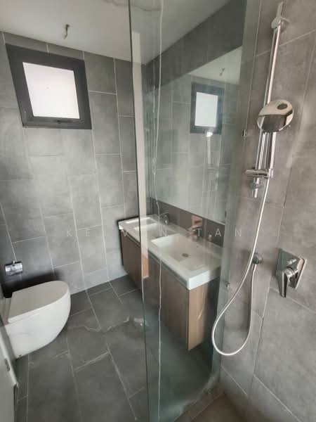 Service Residence for Sale at Ativo Suites @ Damansara Avenue - Kelven Tan - Bathroom - PropertyGuru.com.my