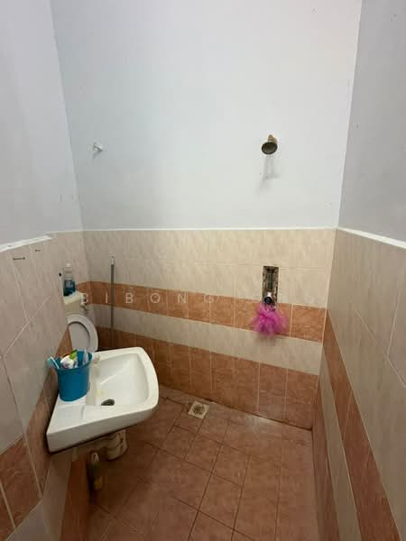 1-storey Terraced House for Sale in Taman Melaka Jaya (Batu Berendam) - Bibong Ong - Bathroom - PropertyGuru.com.my