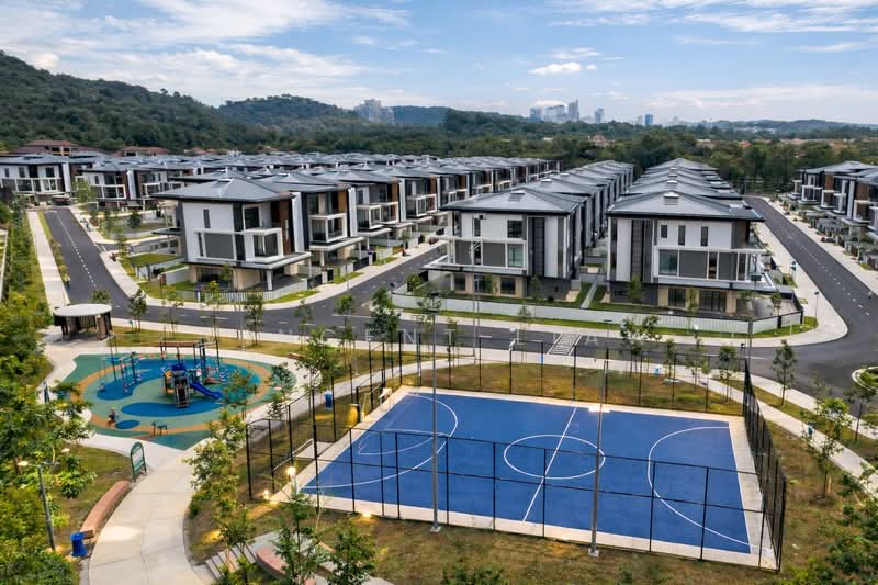 Rumah Berkembar untuk Dijual di Kota Damansara (Selangor) - Vincent Liaw - Exterior - PropertyGuru.com.my
