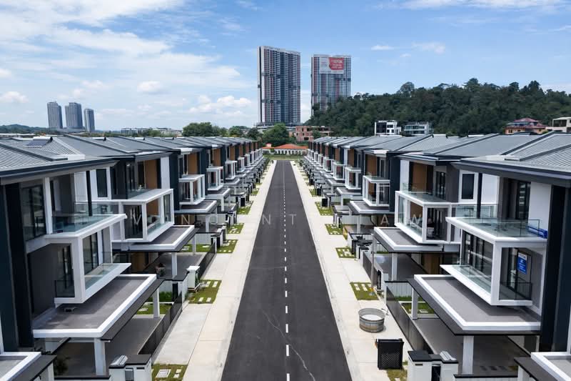 Rumah Berkembar untuk Dijual di Kota Damansara (Selangor) - Vincent Liaw - Exterior - PropertyGuru.com.my