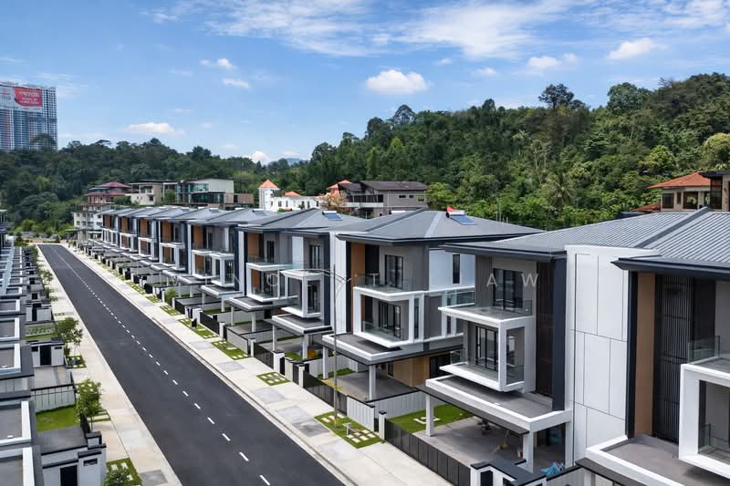 Rumah Berkembar untuk Dijual di Kota Damansara (Selangor) - Vincent Liaw - Exterior - PropertyGuru.com.my