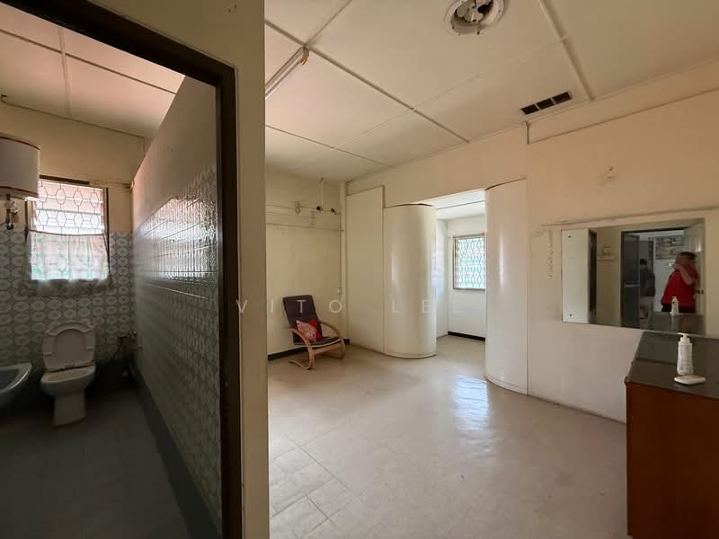 Rumah Berkembar untuk Dijual di Limbongan (Klebang) - Vito Lee Lee - Bathroom - PropertyGuru.com.my