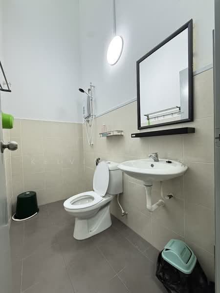 Rumah Teres 2 Tingkat untuk Dijual di Taman Meru Perdana (Chemor) - Kelvin Chong - Bathroom - PropertyGuru.com.my