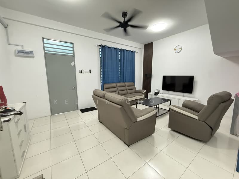 Rumah Teres 2 Tingkat untuk Dijual di Taman Meru Perdana (Chemor) - Kelvin Chong - Living Room - PropertyGuru.com.my
