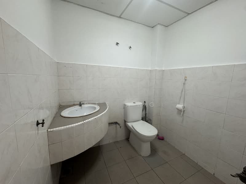 Townhouse for Sale in Taman Pandan Indah (Ampang) - Bee Ang - Bathroom - PropertyGuru.com.my