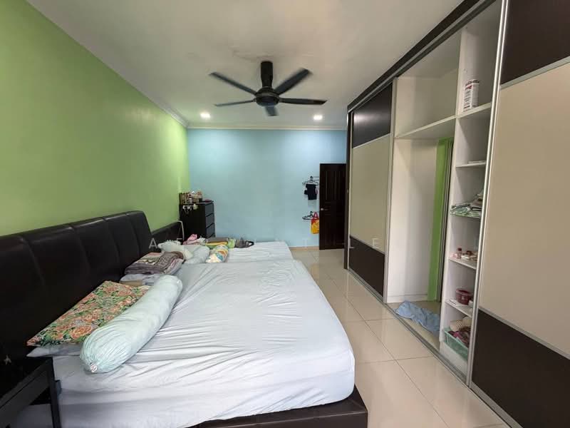 2-storey Terraced House for Sale in Taman Molek (Johor Bahru) - Aervint Lee - Bedroom - PropertyGuru.com.my