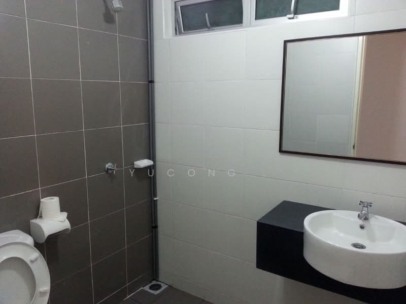 Pangsapuri untuk Dijual di Idaman Residence - Yucong . - Bathroom - PropertyGuru.com.my