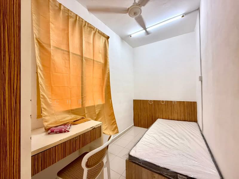 Pangsapuri untuk Dijual di Villa Krystal Apartment - Christin Goh - Bedroom - PropertyGuru.com.my
