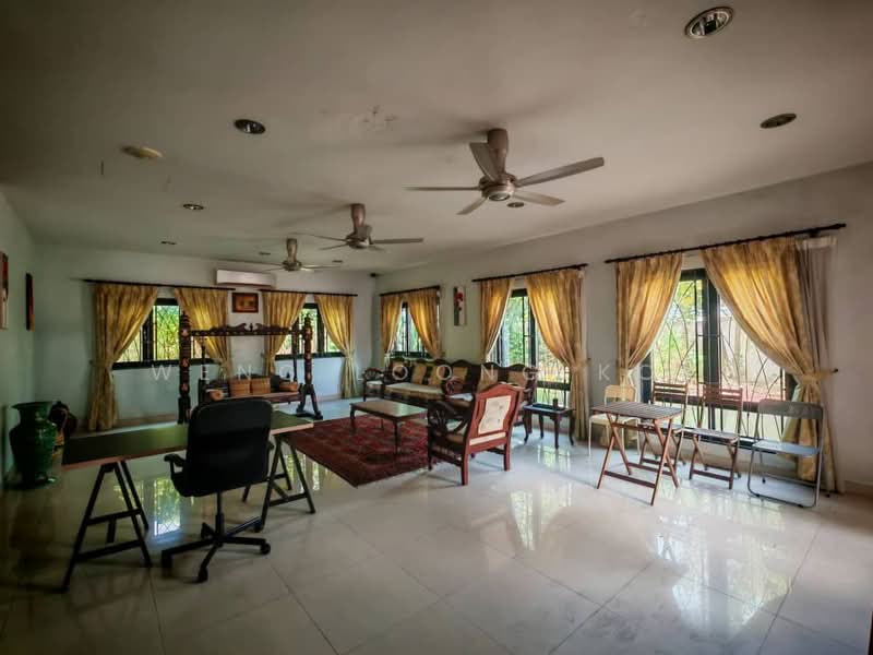 Rumah Banglo untuk Dijual di Taman Perwira Dua (Ampang) - Weng Loong Kok - Living Room - PropertyGuru.com.my