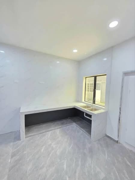 1-storey Terraced House for Sale in Taman Telok (Telok Panglima Garang) - Nana Cheah - Kitchen - PropertyGuru.com.my